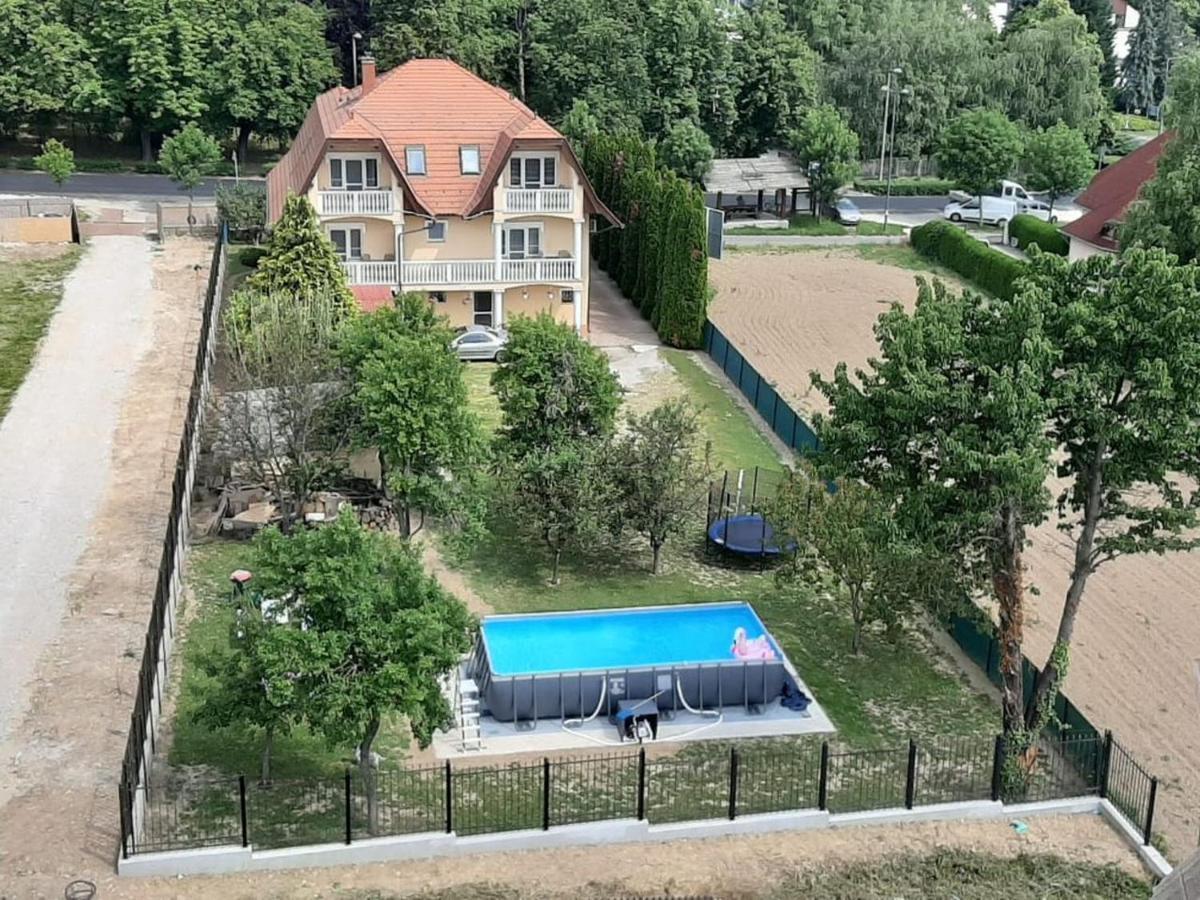 Attila Vendeghaz Apartment Heviz Exterior photo
