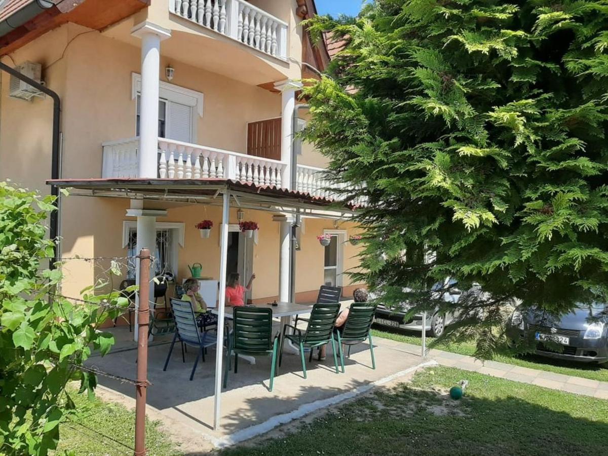 Attila Vendeghaz Apartment Heviz Exterior photo