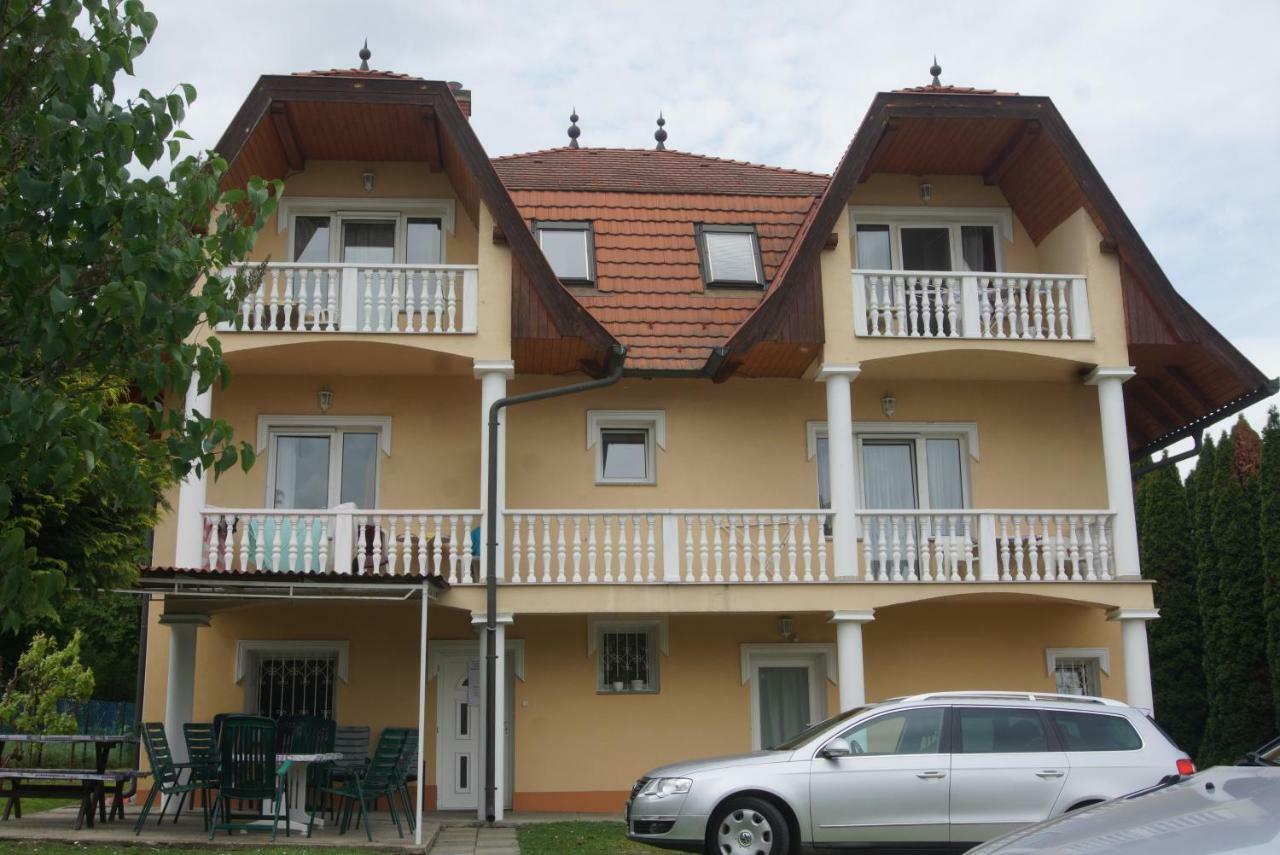 Attila Vendeghaz Apartment Heviz Exterior photo